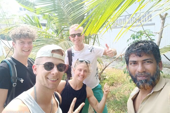4 Hour Private Tuk Tuk Tour in Kochi From Cruise terminal - Cheena Vala (Chinese Fishing Nets): watching a shoreline system work