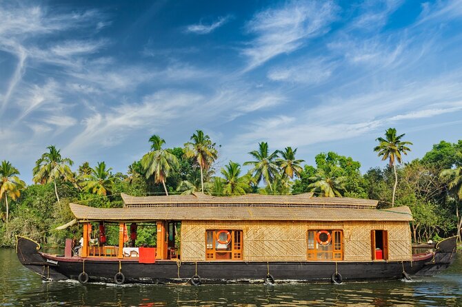 5 Days Kerala Tour with Private Car Houseboat Munnar and Thekkady - Alleppey by private boat: overnight backwaters with meals handled