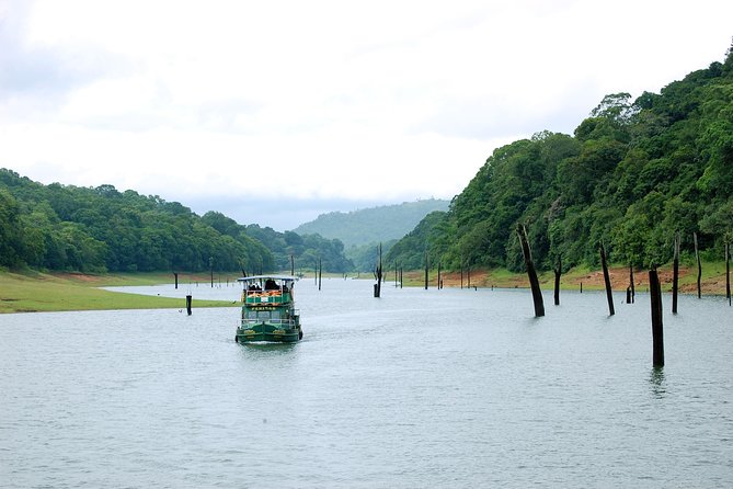 5 Days Private Kerala Tour Package by Saffron India Tours - Alleppey Backwaters Day: Leisure + Your Boat Choice