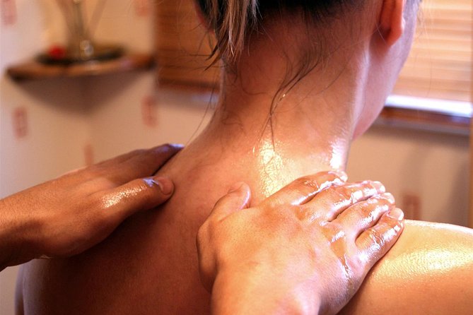Ayurveda Abhyanga + Indian Champi - Who’s Doing the Massage: Firoz and the Ayurveda-First Approach