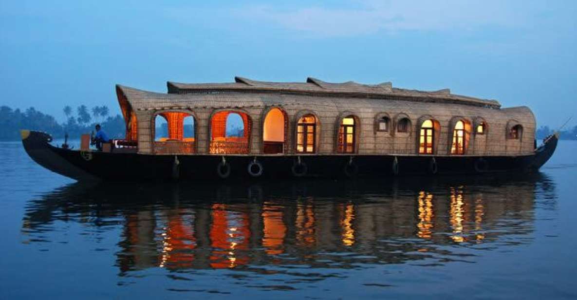 Cochin: Alleppey Backwater Private Day Cruise by Houseboat - Onboard lunch: Keralan food, plenty of it, and real comfort