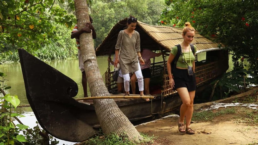 Cochin: Full-day Backwater Tour with Lunch and Evening Tea - Lunch on a Banana Leaf: More Than a Meal