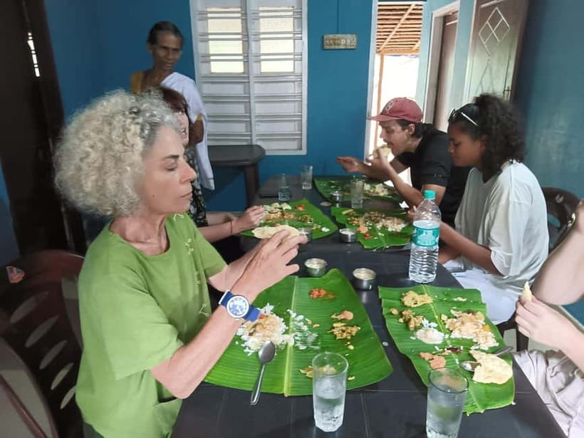 Cochin: Full-day Backwater Tour with Lunch and Evening Tea - The Quiet Highlight: Traditional No-Motor Cruising on Narrow Canals