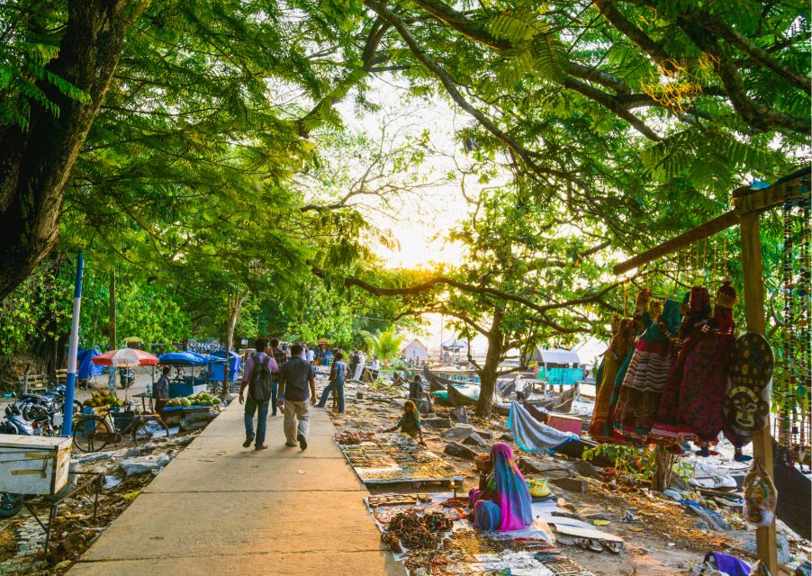 Kochi: Jewish Town Guided Walking Experience - Churches and faith mix: why the route feels layered