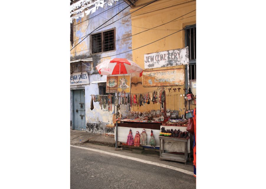Kochi: Jewish Town Guided Walking Experience - Paradesi Synagogue and the clock tower finale