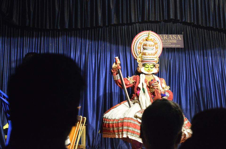 Kochi: Kathakali Evening Dance Show w/ Dinner & Transfer - Getting to the center: transfers that keep the evening easy