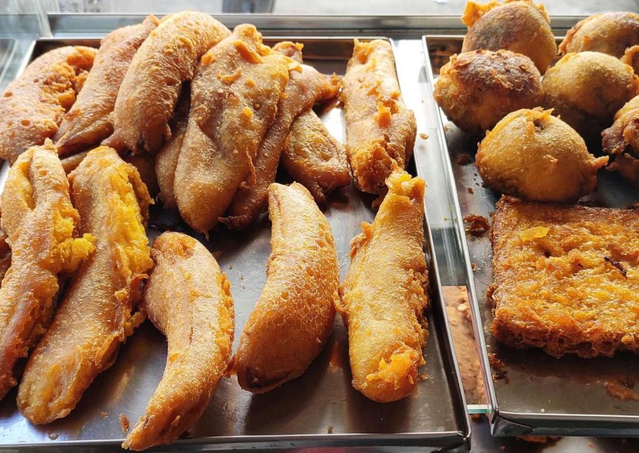 Kochi: Local Street Food Guided Walking Tour with Tastings - Fort Kochi, Jew Town, and record-length sights (when your route includes them)