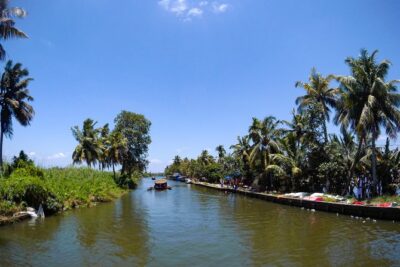 Private Alleppey Backwater Houseboat DayTour with Taxi from Kochi - On the boat: non-air-conditioned, but built for comfort