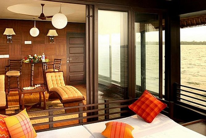 Private Full-Day Kerala Backwaters Houseboat Tour With Lunch & Pickup From Kochi - Key things you’ll notice on this houseboat day