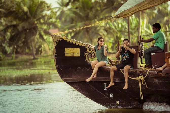 Private Kerala Backwaters Houseboat Cruise with Lunch from Kochi - Getting From Kochi to the Boat: A/C Comfort, But Track the Time