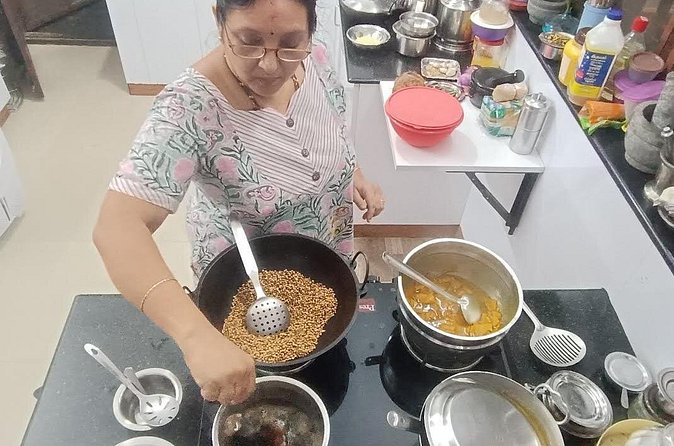 Private Traditional Home Cooking Class in Kochi with Archana - Time, Pace, and the Flow of a 3-Hour Class