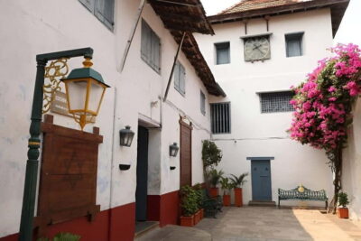 Stories of Jew Town: Guided Heritage Walk in Kochi - Mattancherry Palace (Dutch Palace): Kerala-style design and mural storytelling