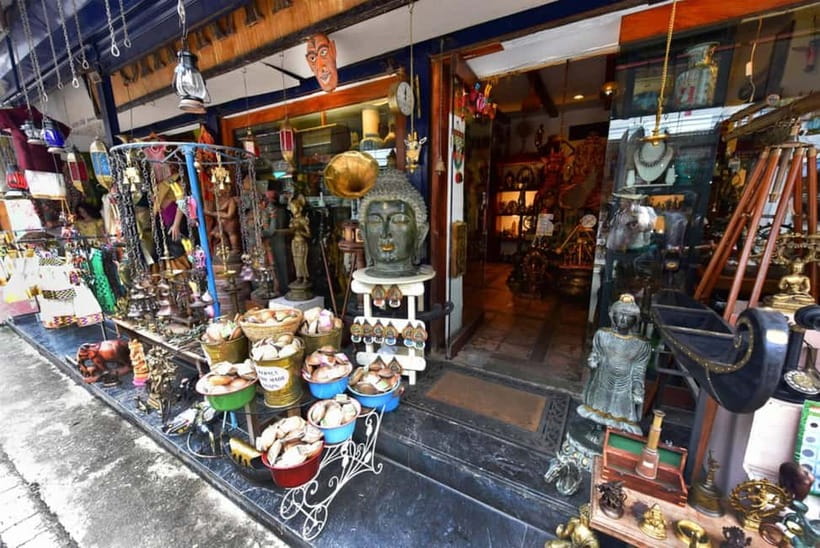 Stories of Jew Town: Guided Heritage Walk in Kochi - What to bring for sun, walking, and market stops