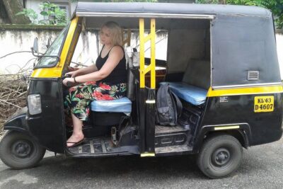 Tuk-Tuk Shopping Tour in Kochi – Spices,Crafts,Silks & Souvenirs - Mattancherry by local rickshaw: start with real street life